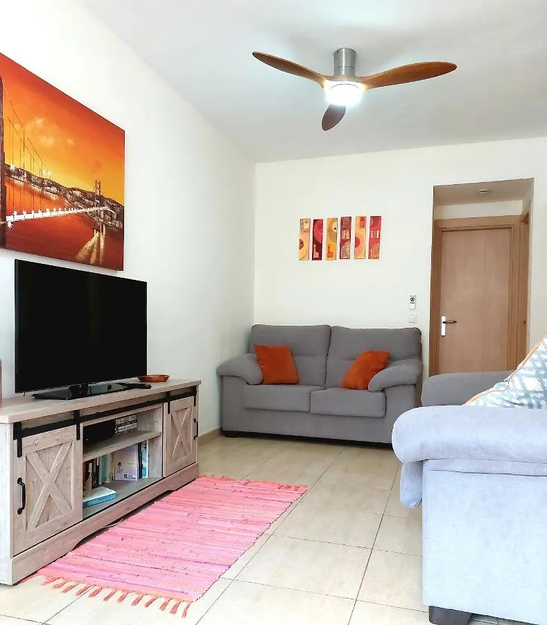 Litha House, 3 Bed Holiday Home Set Over 3 Floors 5 Mins From Beach And All Amenities Caleta De Fuste